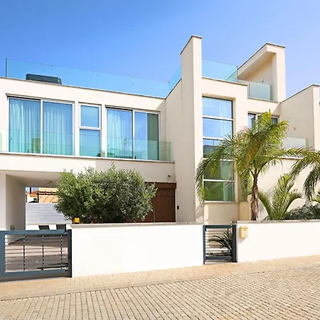 Sunrise Glory - 150m From Trinity Vakantiehuis Protaras